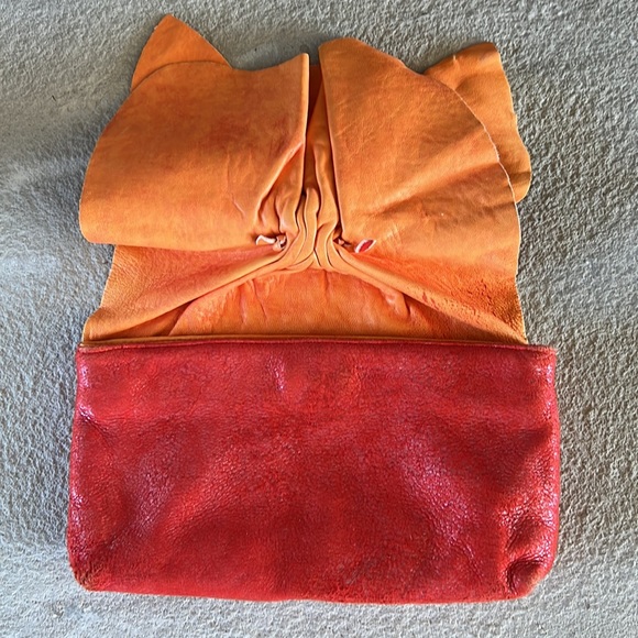 Susan Farber Collection Orange-Red Metallic Envelope Bag Crossbody Leather - Picture 2 of 9